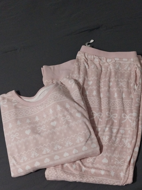 Sonoma Goods For Life Other - Womans Long Sleeve Pink Holiday Pattern Pajama Set